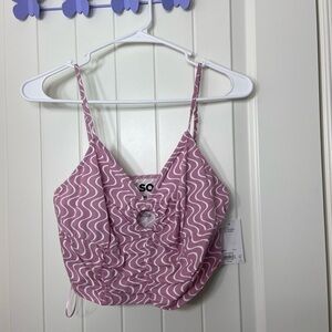 NEW SO women’s pink‎ white cutout ripple squiggly line patterned crop top tank M